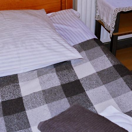 Guest House Mandrivnyi Rooms&Apartments ยาซินยา ภายนอก รูปภาพ
