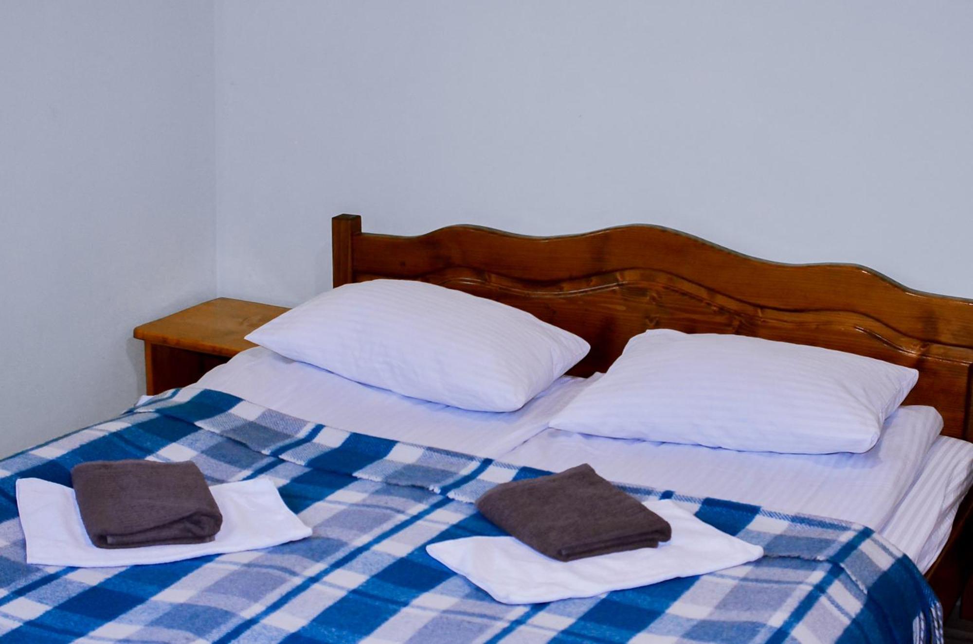 Guest House Mandrivnyi Rooms&Apartments ยาซินยา ภายนอก รูปภาพ
