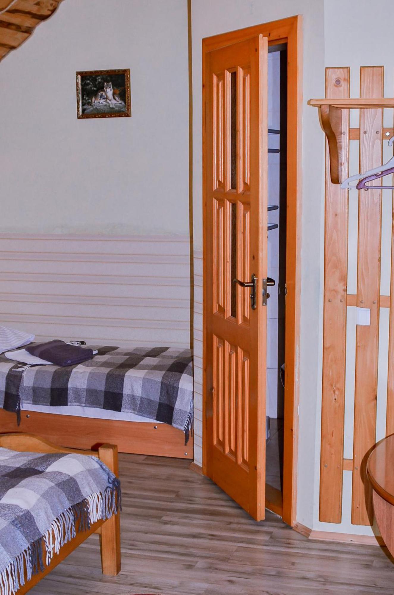Guest House Mandrivnyi Rooms&Apartments ยาซินยา ภายนอก รูปภาพ