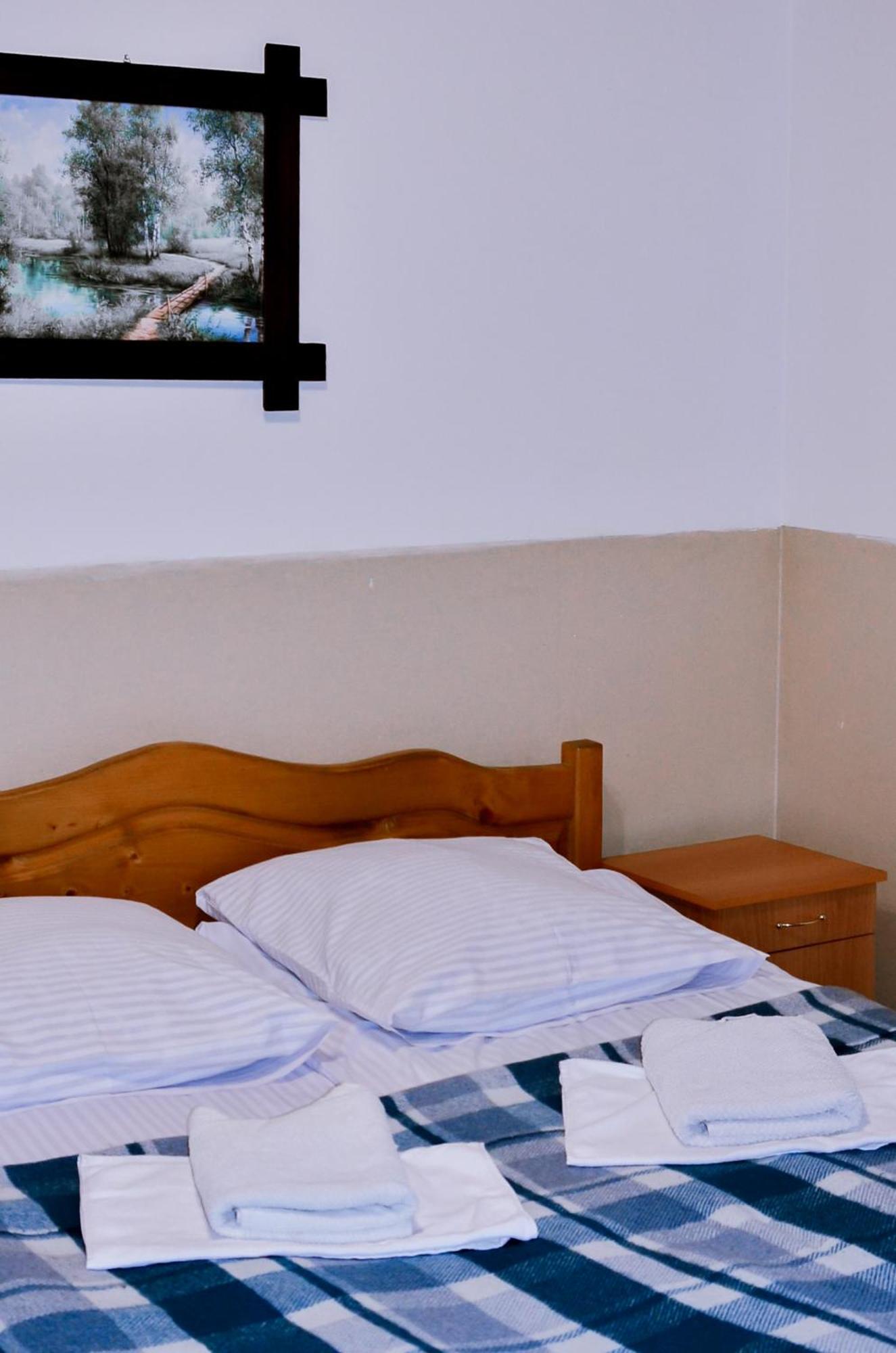 Guest House Mandrivnyi Rooms&Apartments ยาซินยา ภายนอก รูปภาพ